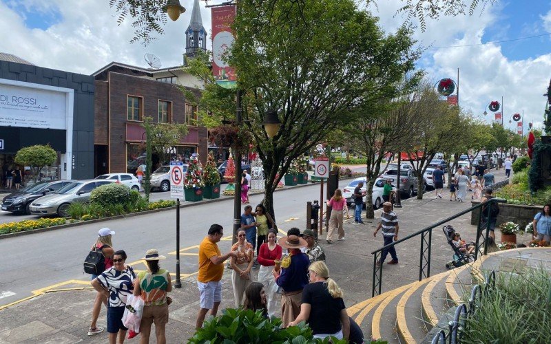 MovimentaÃ§Ã£o no Centro de Gramado na vÃ©spera de Natal, 24 de dezembro