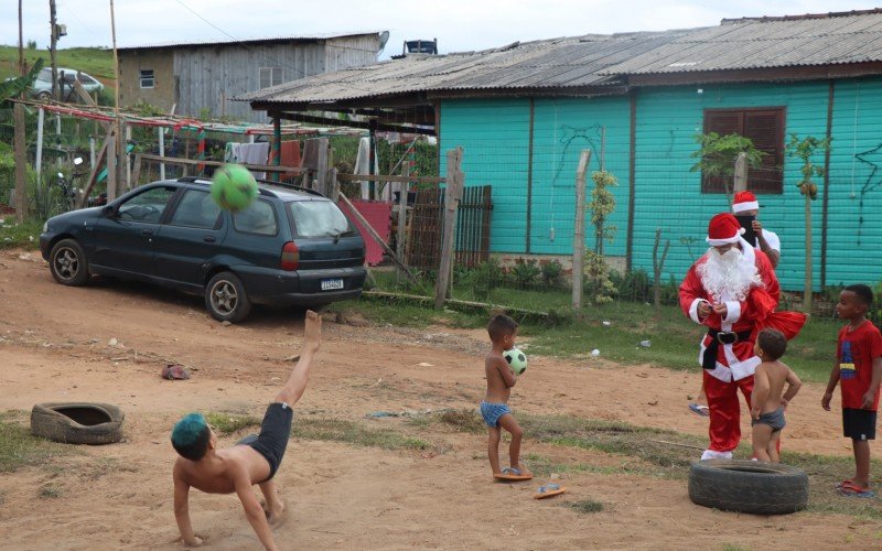 Papai Noel se juntou na brincadeira