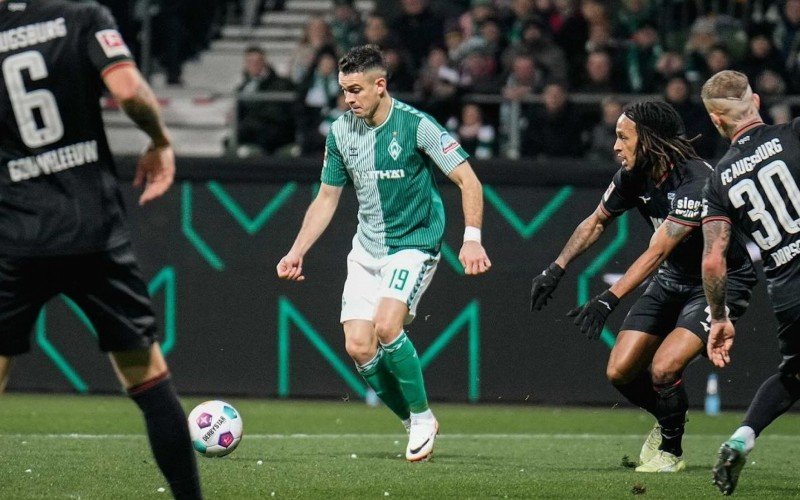 Rafael Borré defende as cores do Werder Bremen, da Alemanha | abc+