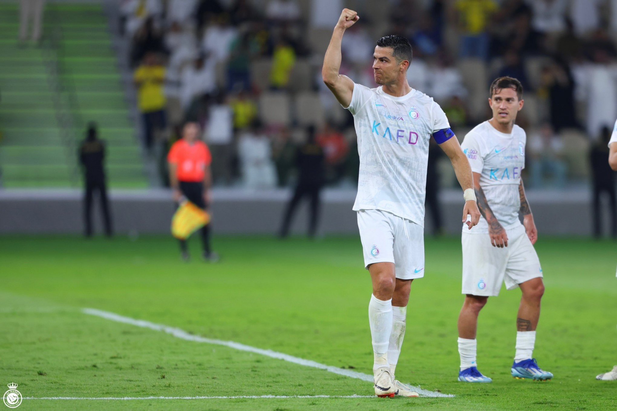 CR7 marca duas vezes e vence duelo contra Benzema no Campeonato Saudita