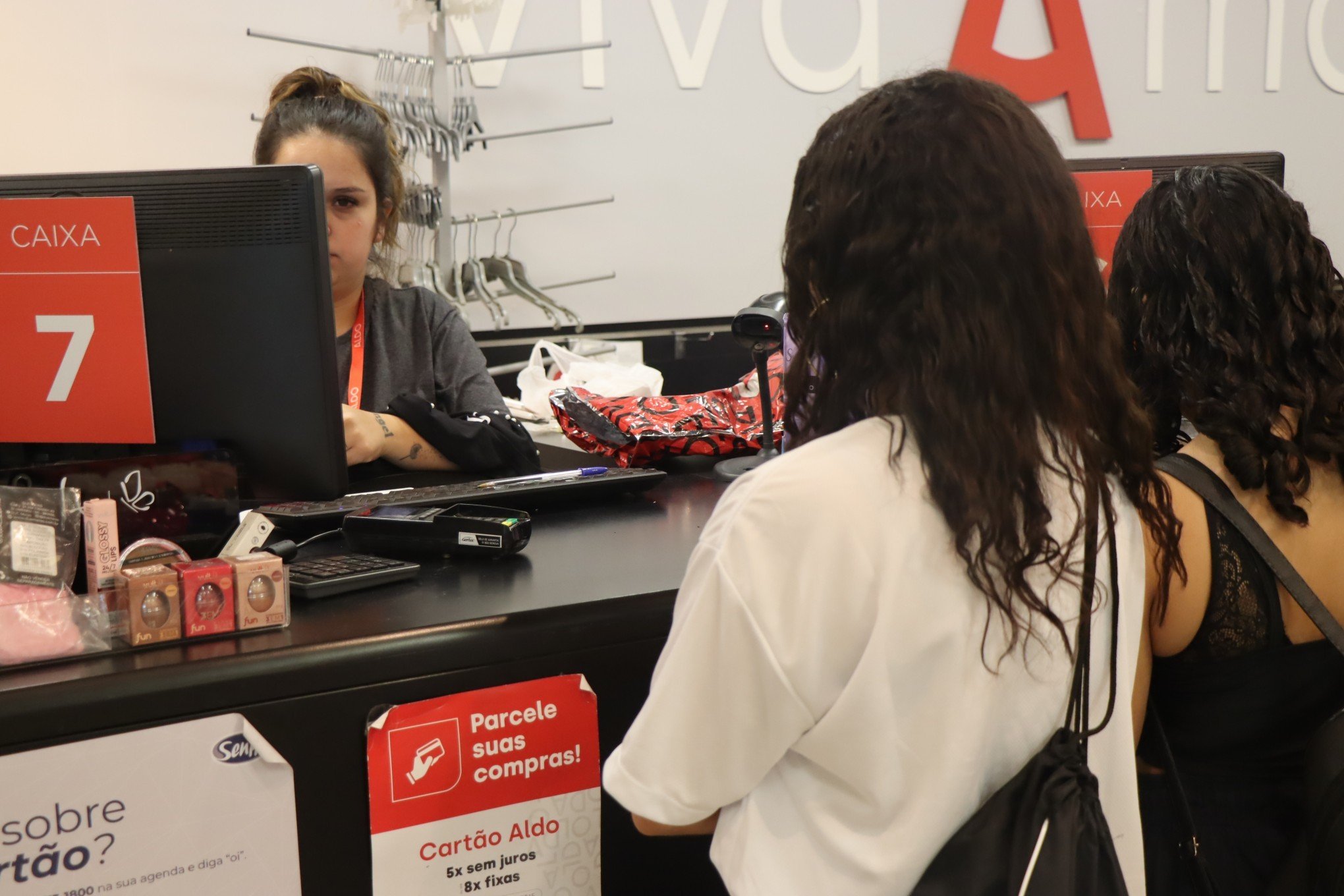 Dia mundial da troca de presentes movimenta comércio de Novo Hamburgo