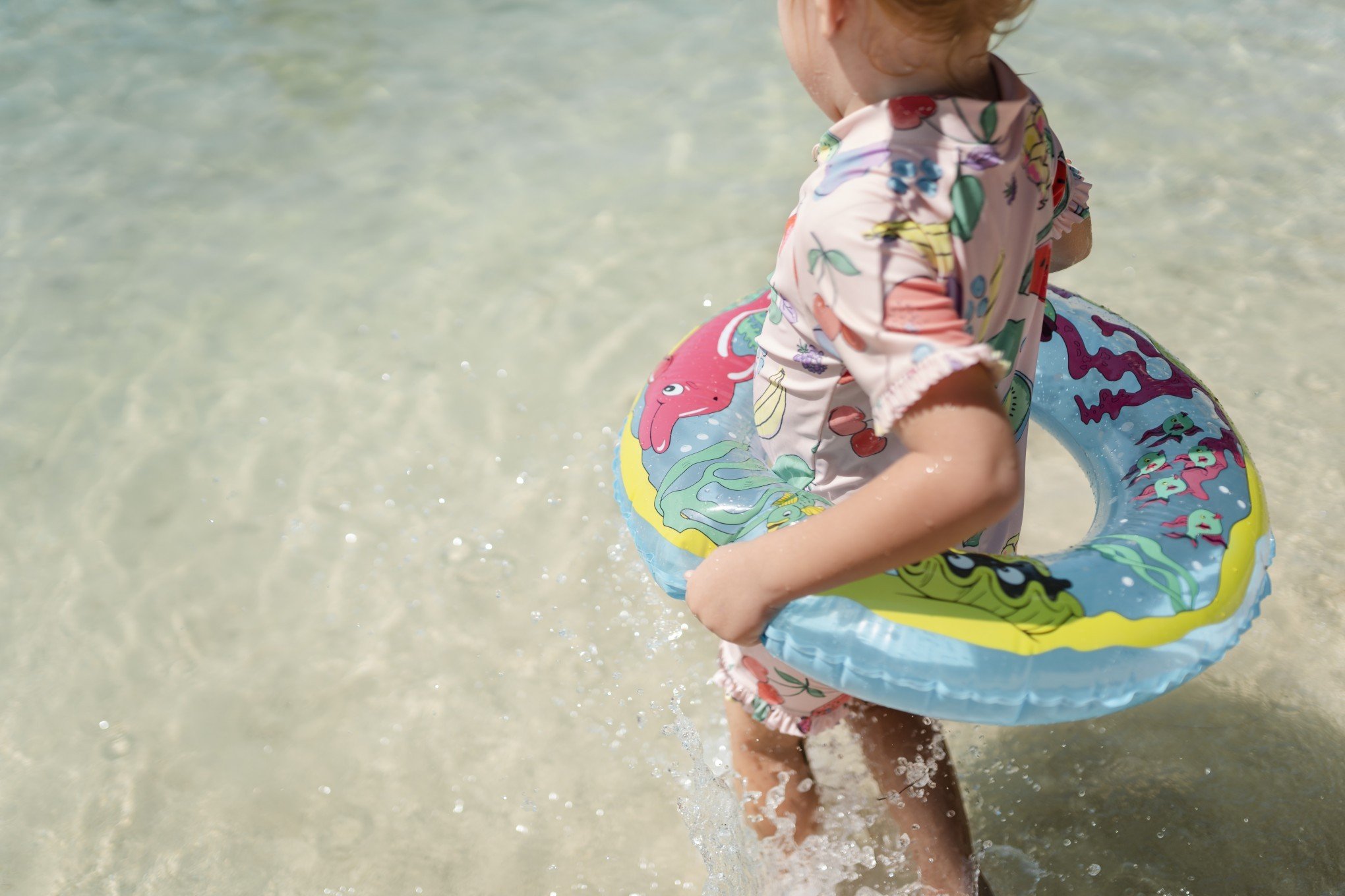 Vai aproveitar a água com a família nas férias? Veja cuidados necessários com as crianças para evitar acidentes e afogamentos