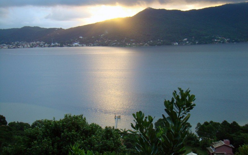 Lagoa da Conceição têm pontos impróprios para banho  | abc+