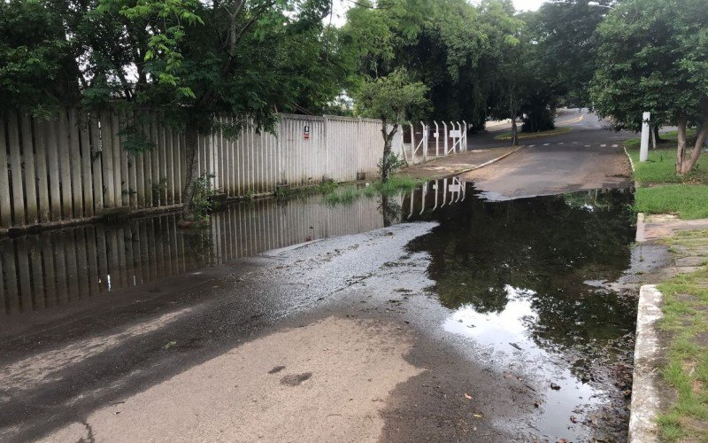 Rua Tietê dificulta a vida da comunidade próxima a Escola Vicente Freire