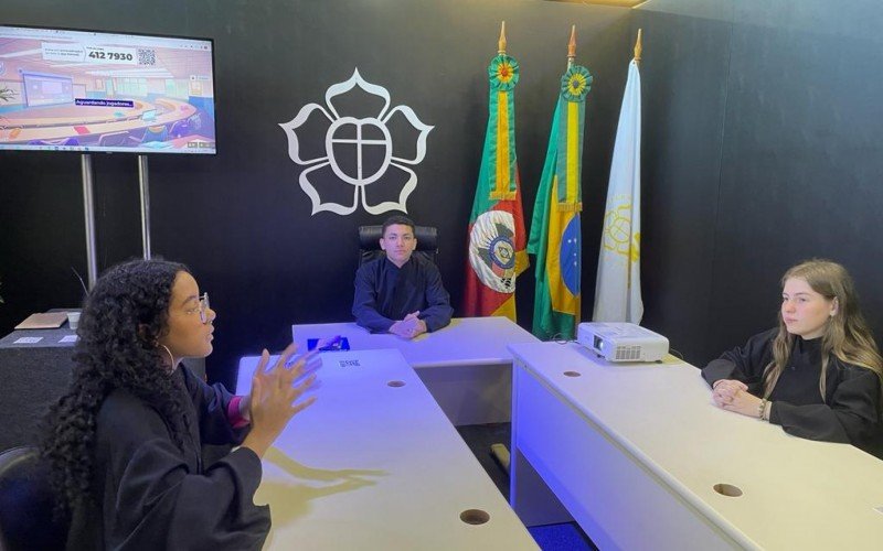 Durante a feira Expoulbra Xperience 2023 os alunos participaram de júri simulado