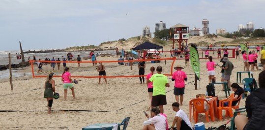 Beach tennis reuniu competidores em ImbÃ© neste sÃ¡bado (30)