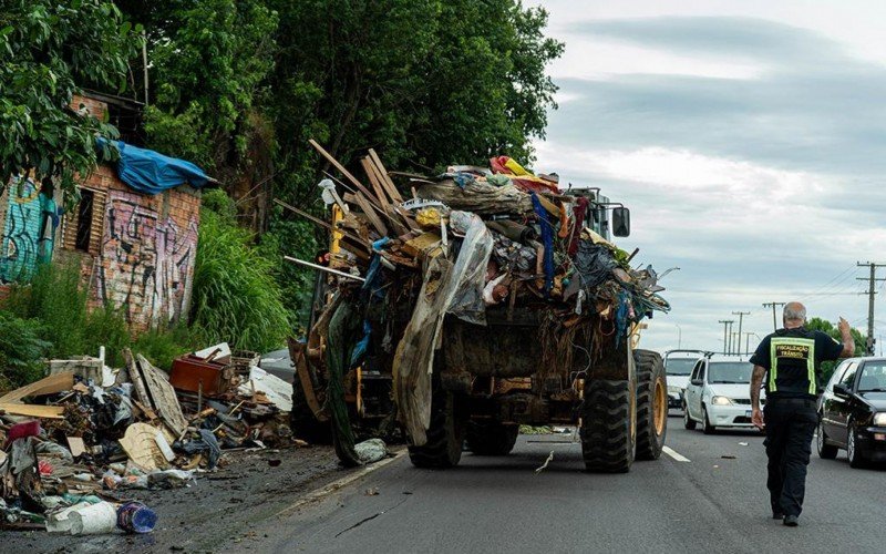 Limpeza foi realizada nesta sexta-feira (29)