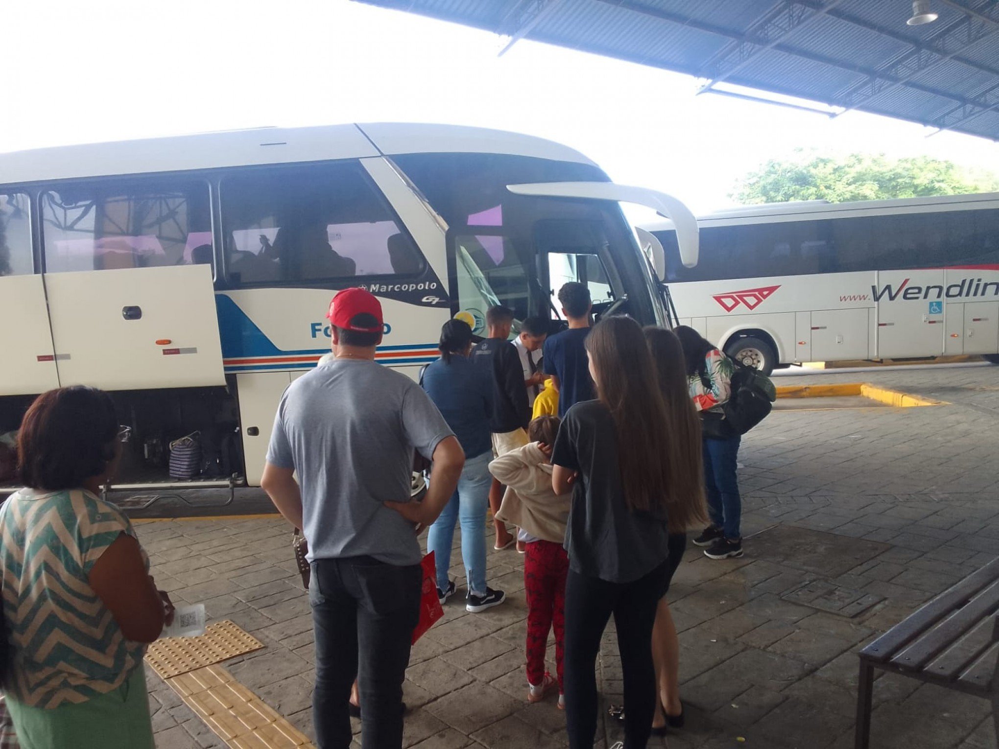 Com ônibus lotados, restam poucos lugares para quem deseja viajar até o litoral norte