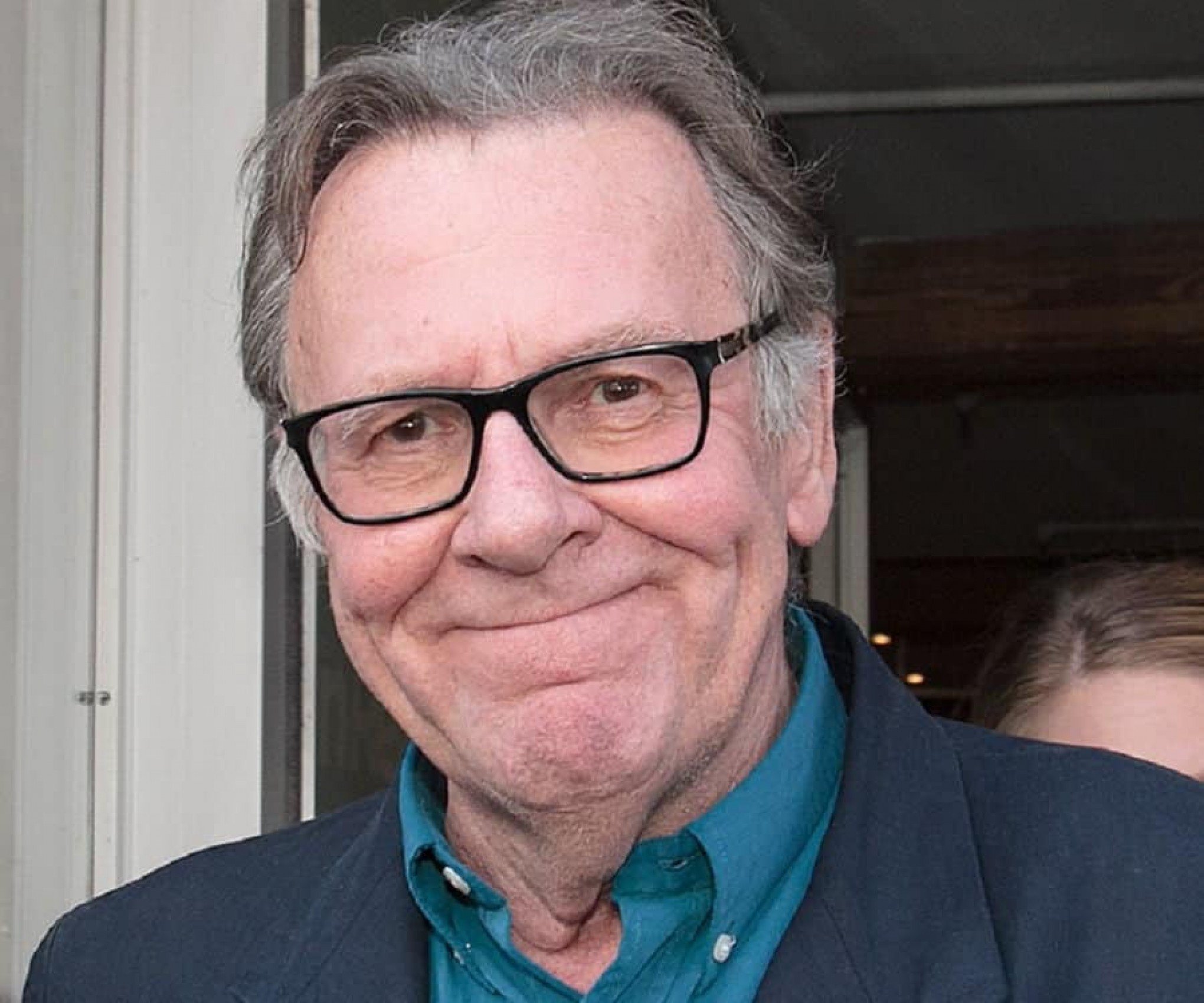 Tom Wilkinson, ator de Batman Begins e Missão Impossível, morre aos 75 anos