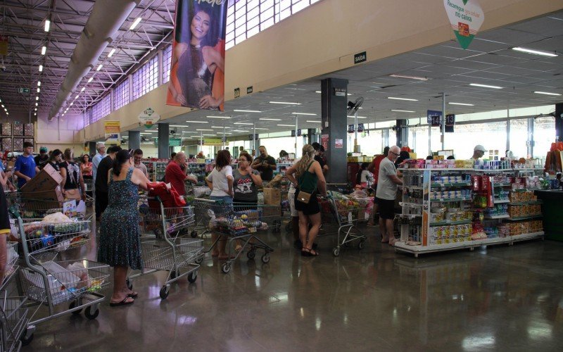 Fila para as compras de ano-novo