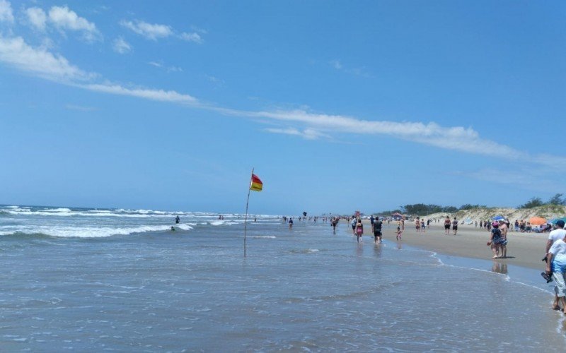 Beira-mar em Mariluz, Imbé, no primeiro dia do ano-novo | abc+
