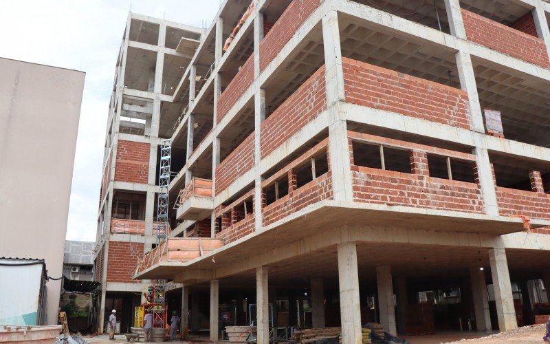 Anexo 2 do Hospital Municipal estÃ¡ com 30% das obras concluÃ­das 