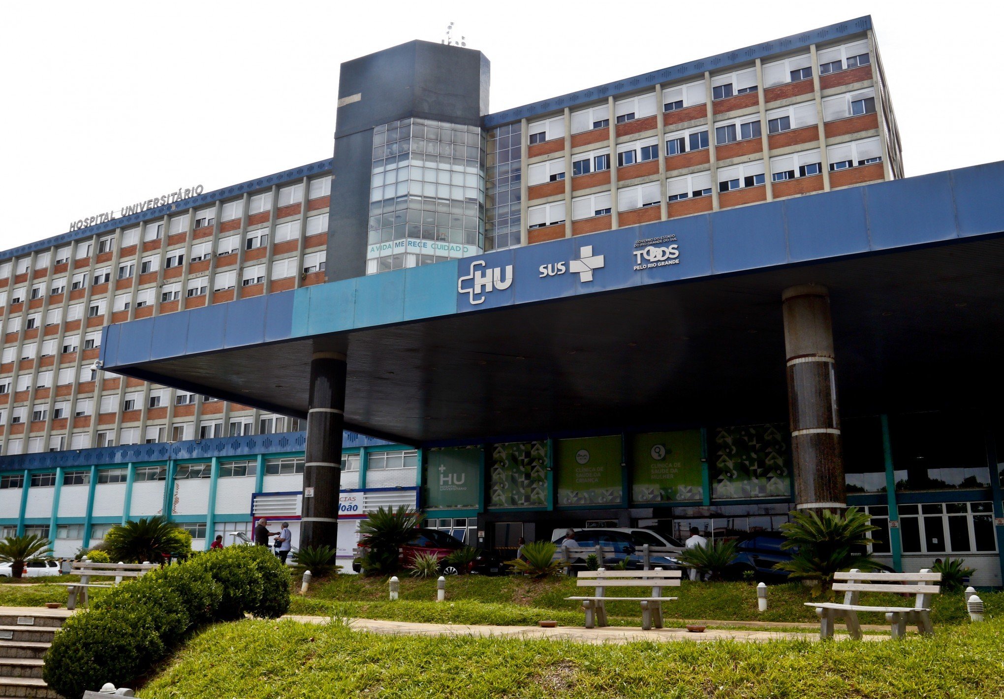 Hospital Universitário tem conta bloqueada pela justiça e secretário da Saúde avisa: "Não vai fechar"