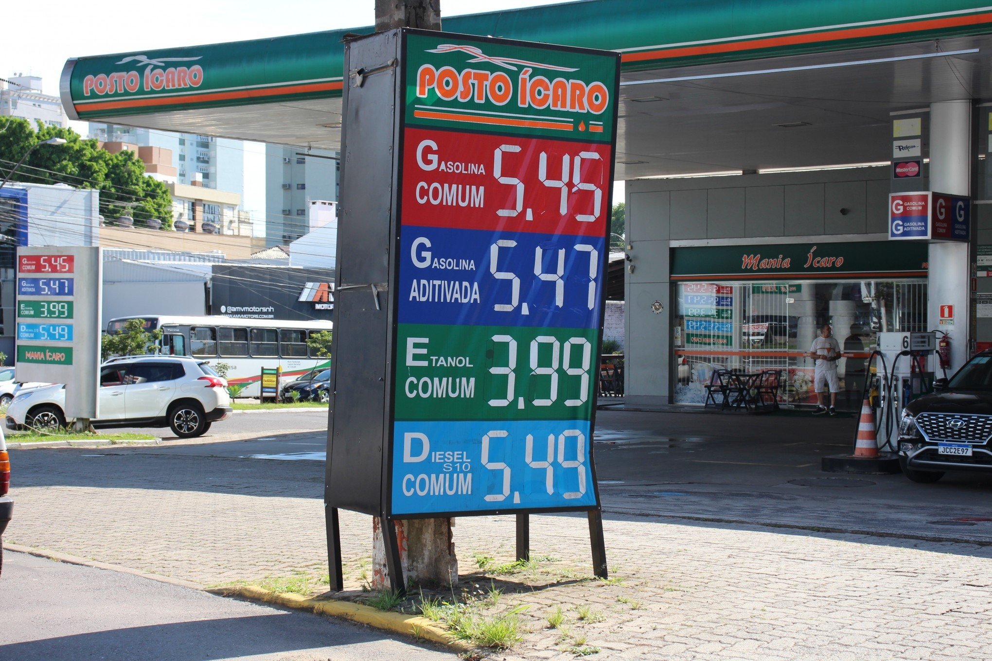 Veja quanto custa abastecer com diesel no primeiro dia de cobrança do PIS/Cofins em Novo Hamburgo