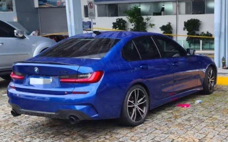 BMW no estacionamento da rodoviária de Balneário Camboriú | abc+