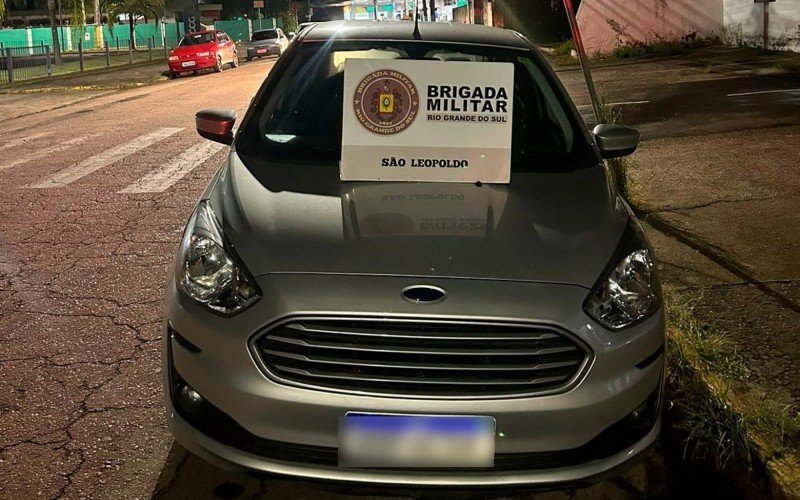 Carro roubado em Novo Hamburgo foi recuperado em São Leopoldo