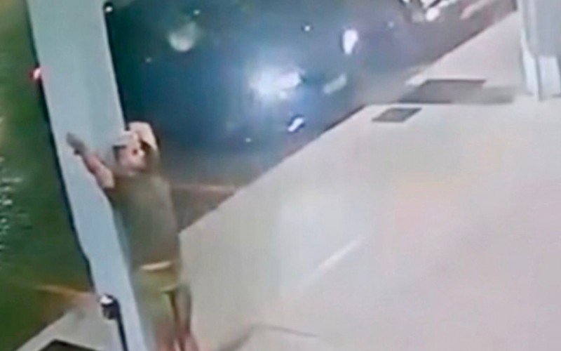 Imagens mostram que jovens passaram mal antes de morrer dentro de BMW | abc+