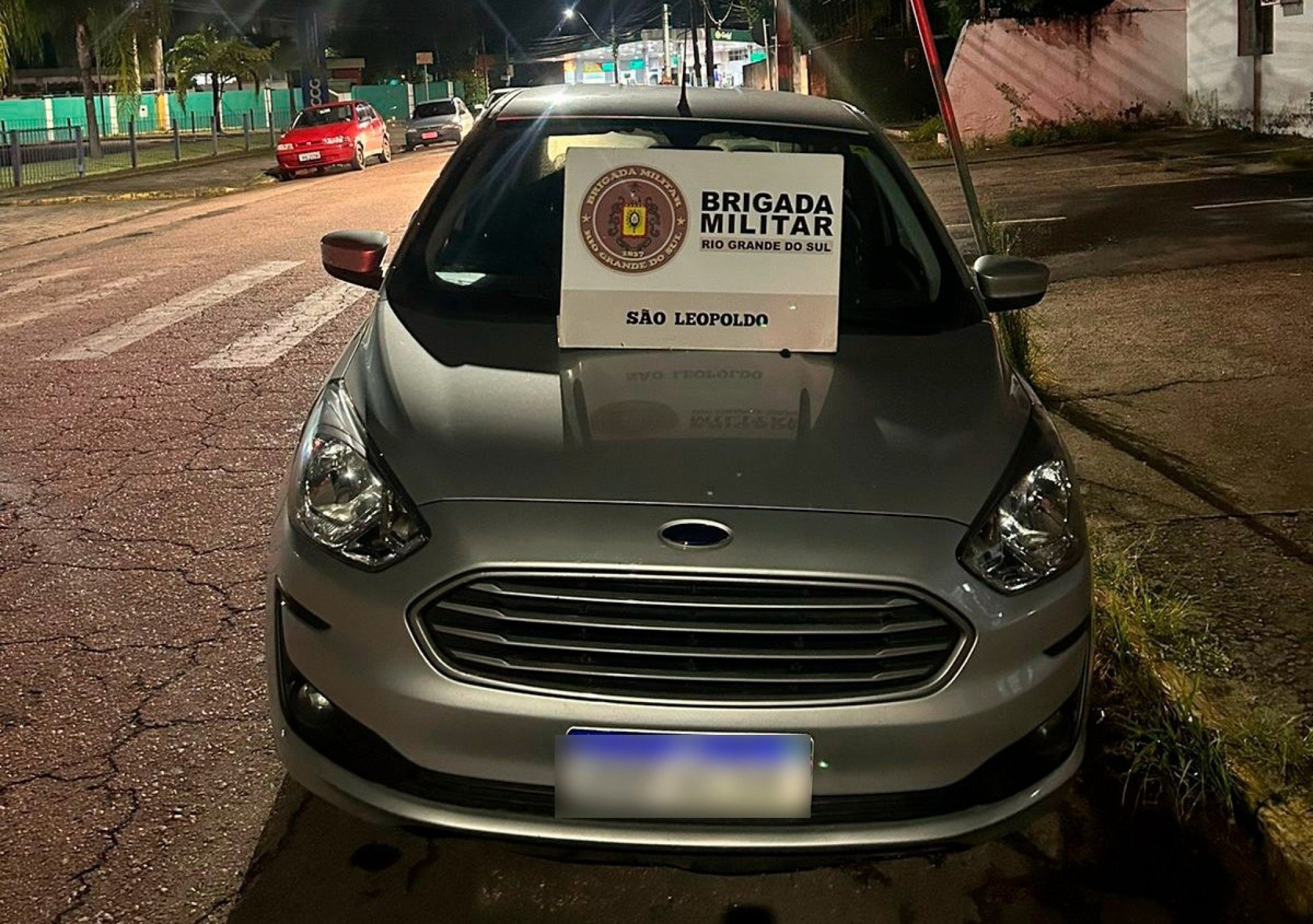 Adolescente é apreendido em São Leopoldo com carro roubado em Novo Hamburgo
