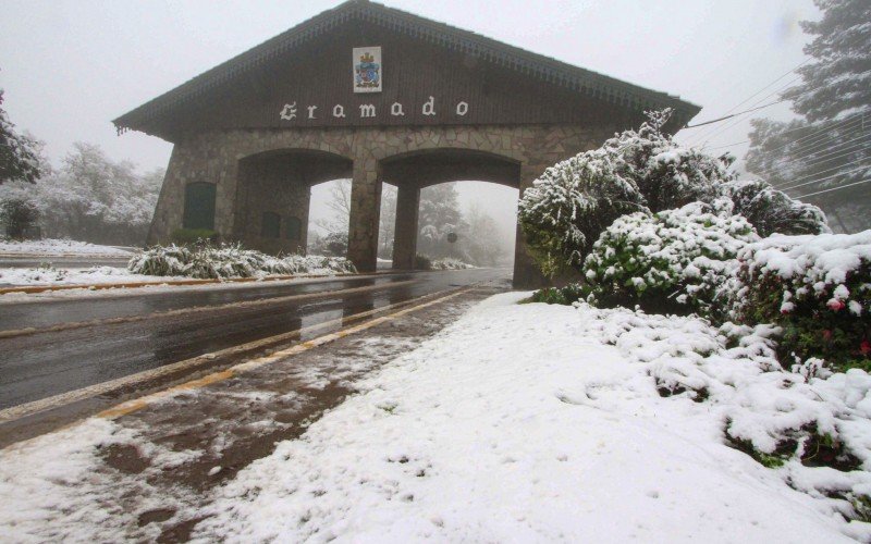 Registro da neve que caiu na cidade em 2013