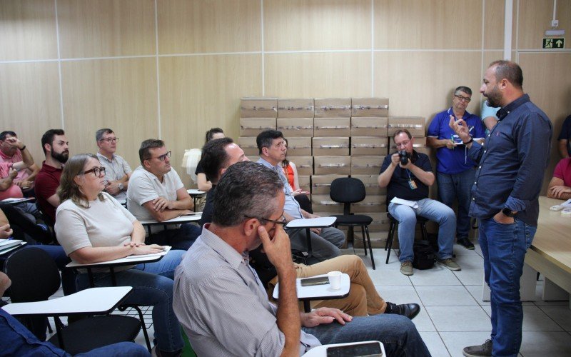 ReuniÃ£o em SÃ£o SebastiÃ£o do CaÃ­ 