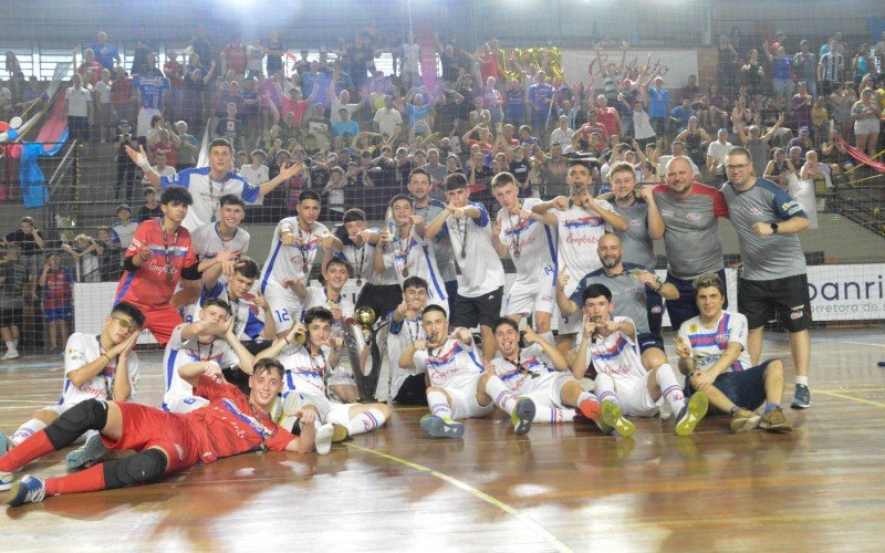 Equipe campeã da Conferência Sul/Metropolitana do Gauchão Sub-17 | abc+