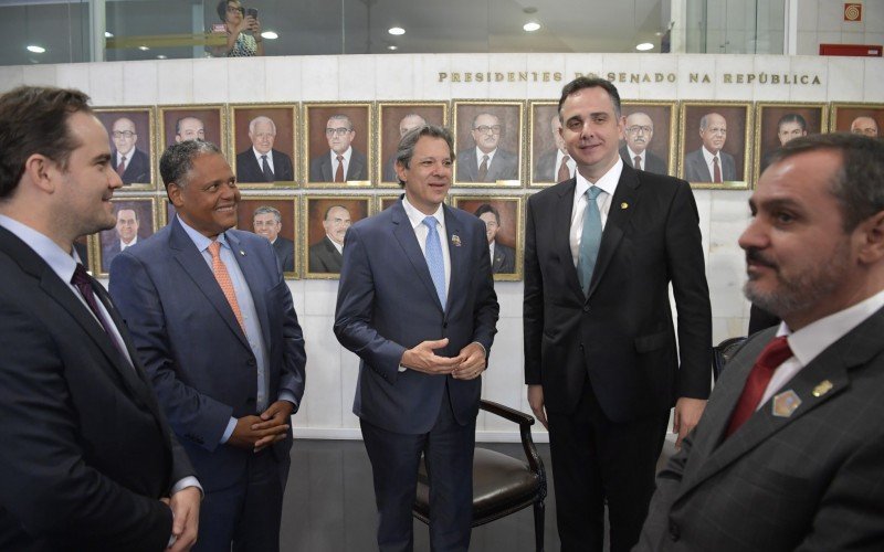 Presidente do Senado, Rodrigo Pacheco, conversou com o ministro da Fazenda, Fernando Haddad, nesta segunda em Brasília | abc+