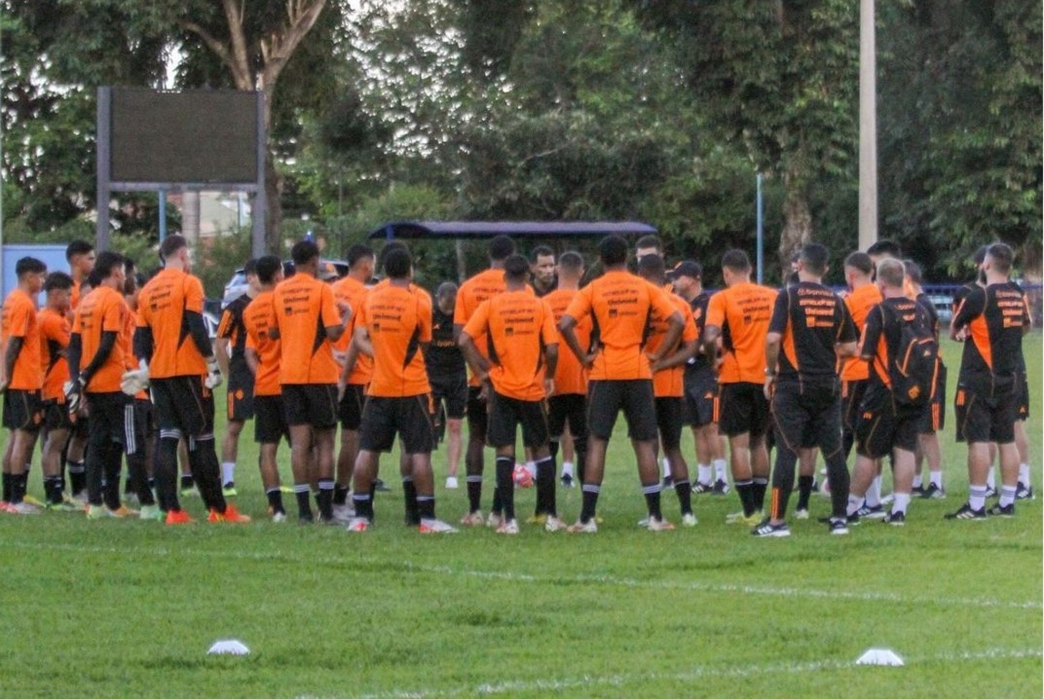 Colorado briga pela liderança do grupo na Copa São Paulo nesta terça