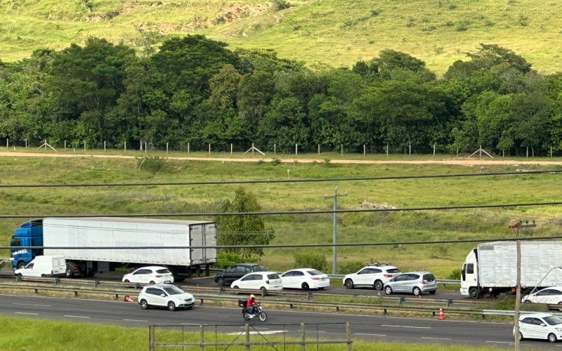 Congestionamento na BR-116 em Novo Hamburgo