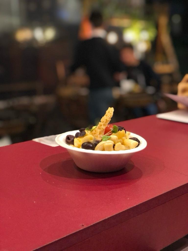Budega 86 vai servir penne ao molho de queijo com azeitonas pretas carameladas | abc+