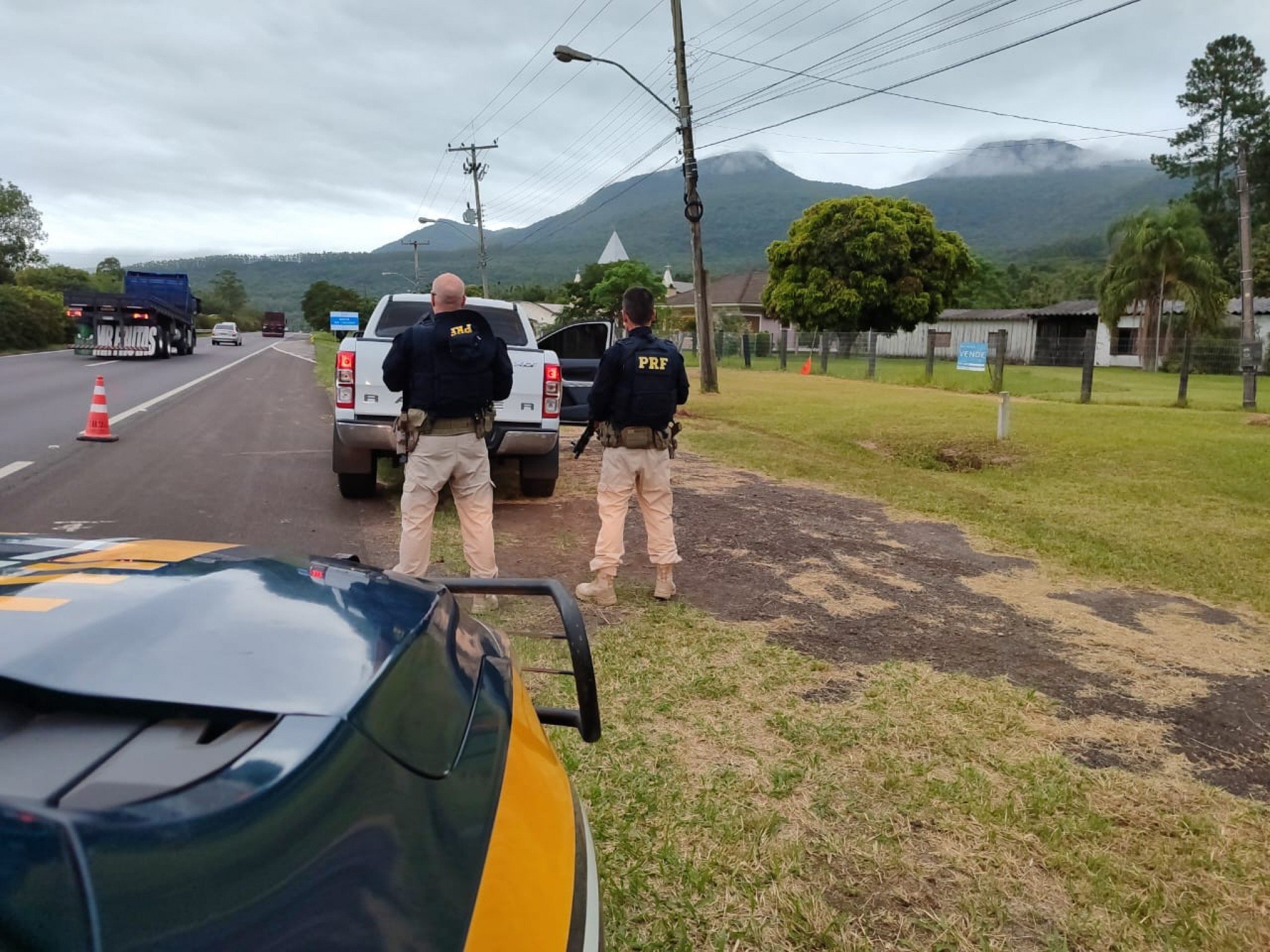 VEÍCULO CLONADO EM FUGA: Morador de São Leopoldo é preso em rodovia com caminhonete furtada