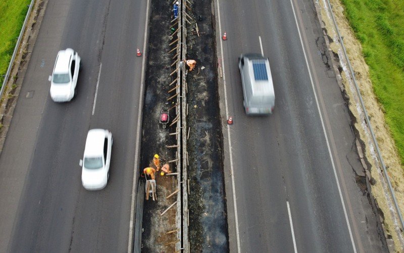 Andamento das obras da terceira faixa da BR-116, entre SÃ£o Leopoldo e Novo Hamburgo, e dos viadutos da RS-240, na Scharlau