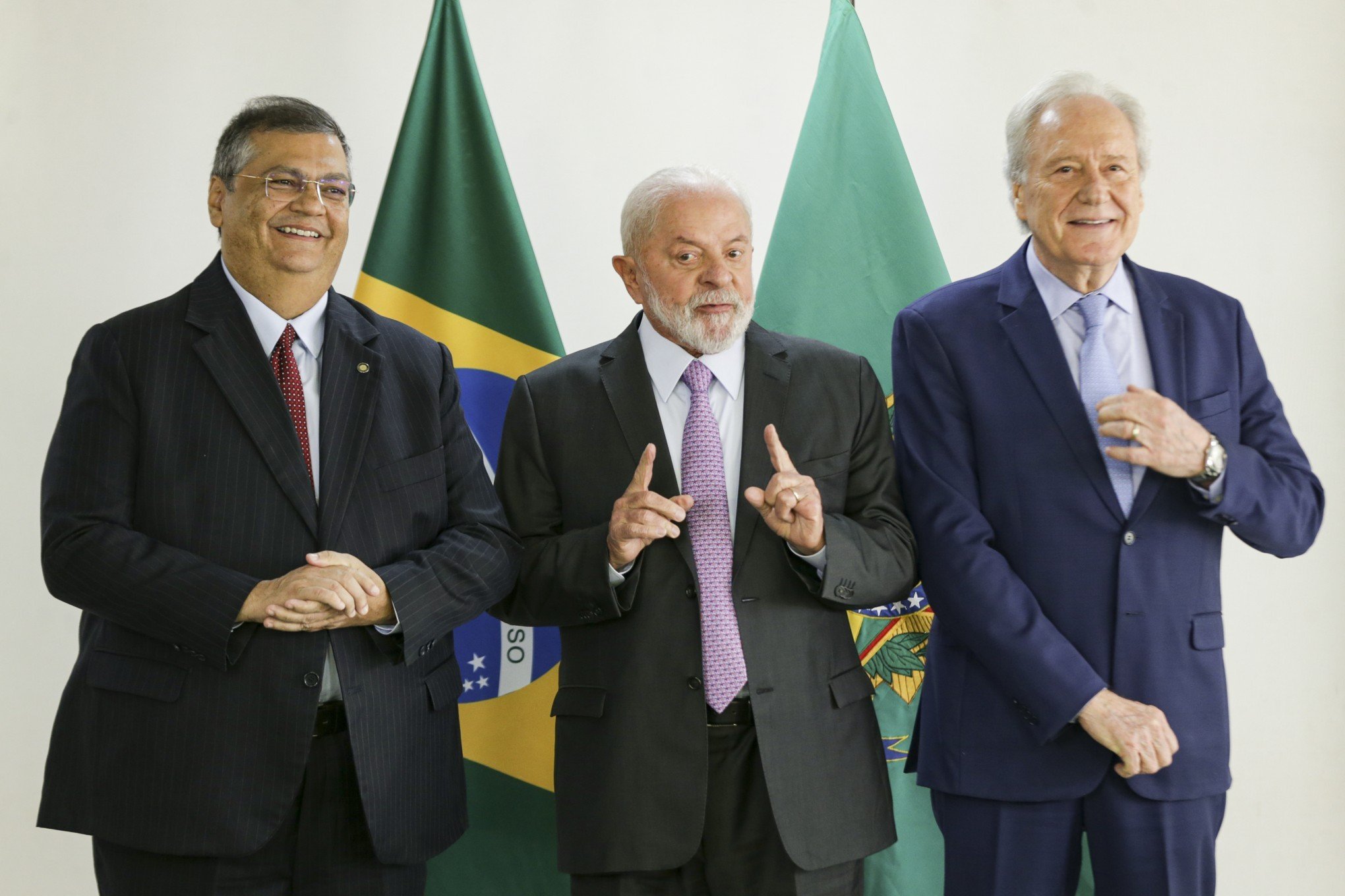 Lula confirma Lewandowski na Justiça e diz que Dino será ministro com "cabeça política" no STF