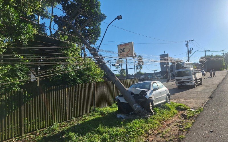 Acidente aconteceu na madrugada deste domingo em EstÃ¢ncia Velha