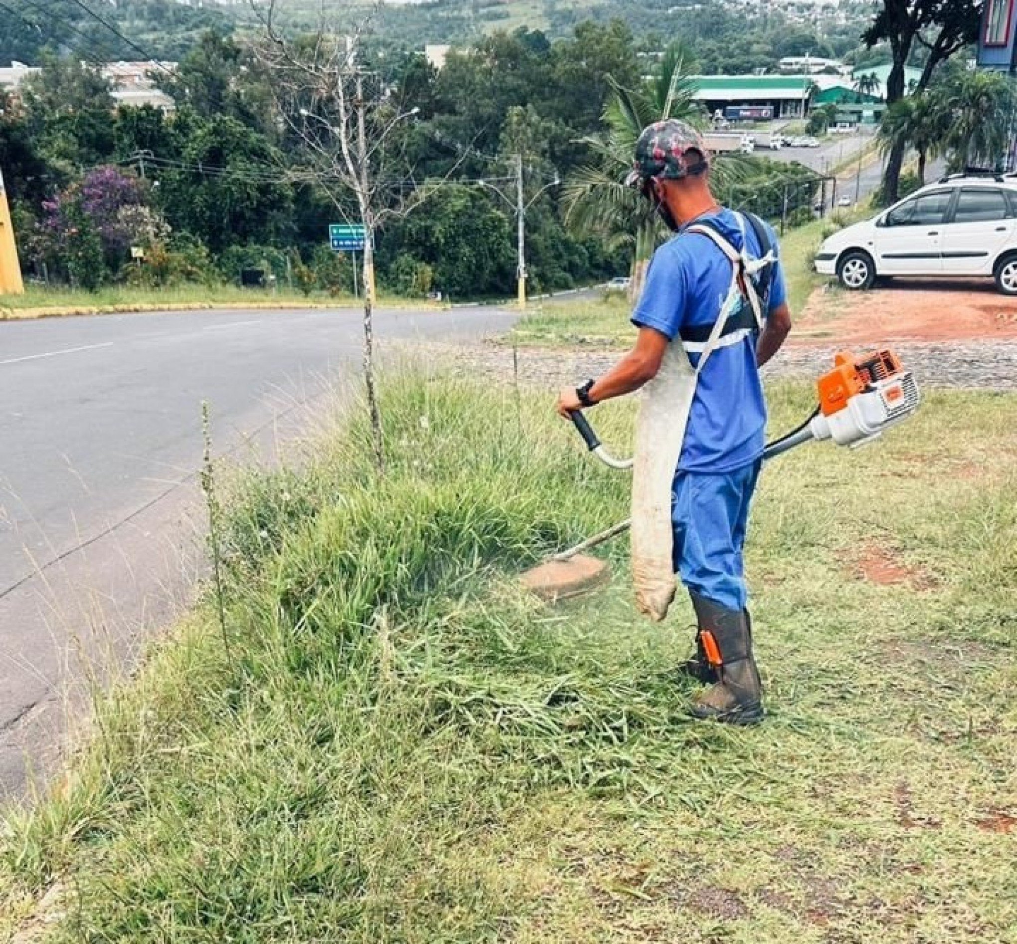 São Leopoldo amplia equipes de limpeza urbana; saiba como solicitar o serviço