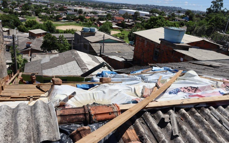 Em Campo Bom, 20 casas foram destelhadas, uma delas Ã© da famÃ­lia de Luciano Ferreira, no Bairro OperÃ¡ria