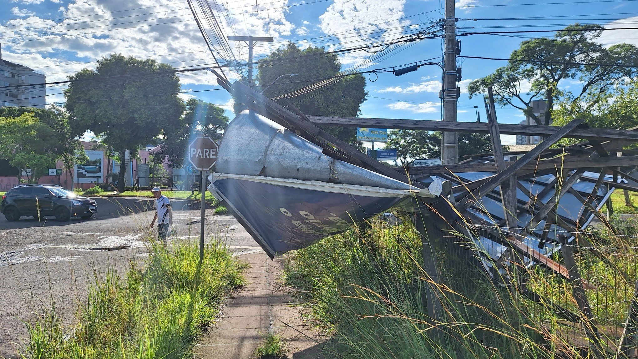 TEMPORAL: Novo Hamburgo amanhece com sinais de destruição espalhados pela cidade; veja imagens