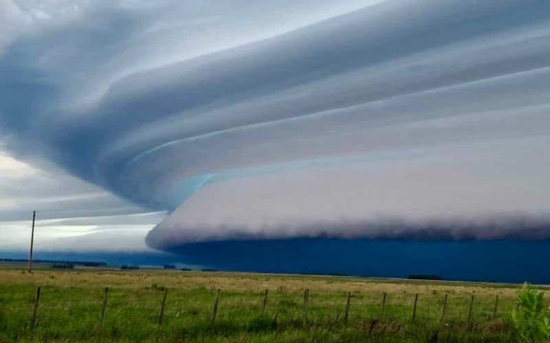 Supercélula de tempestade avança pelo Uruguai em direção ao Rio Grande do Sul | abc+