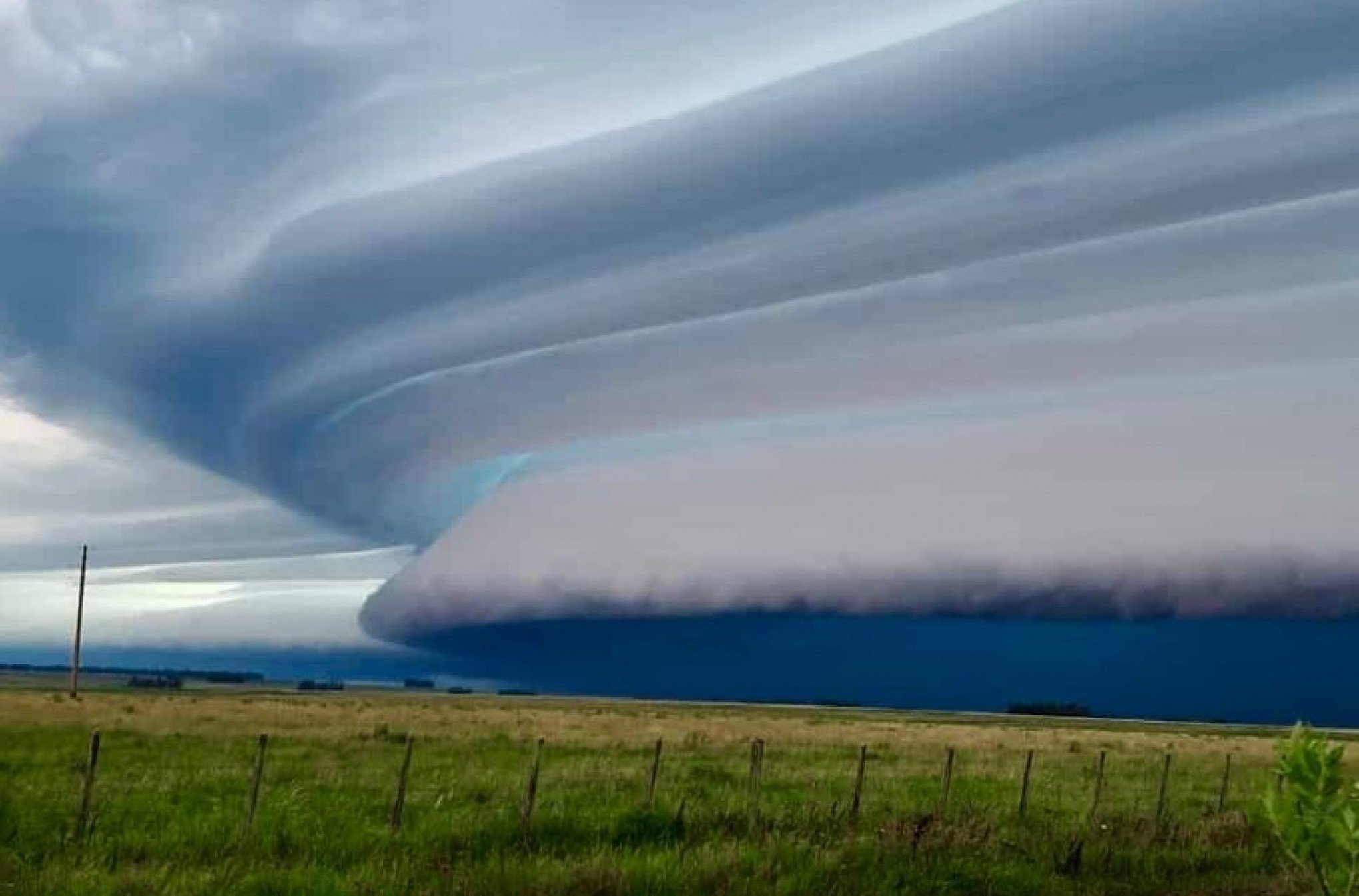 TEMPESTADE: Veja imagem impressionante da supercélula de temporal que avança para o Rio Grande do Sul