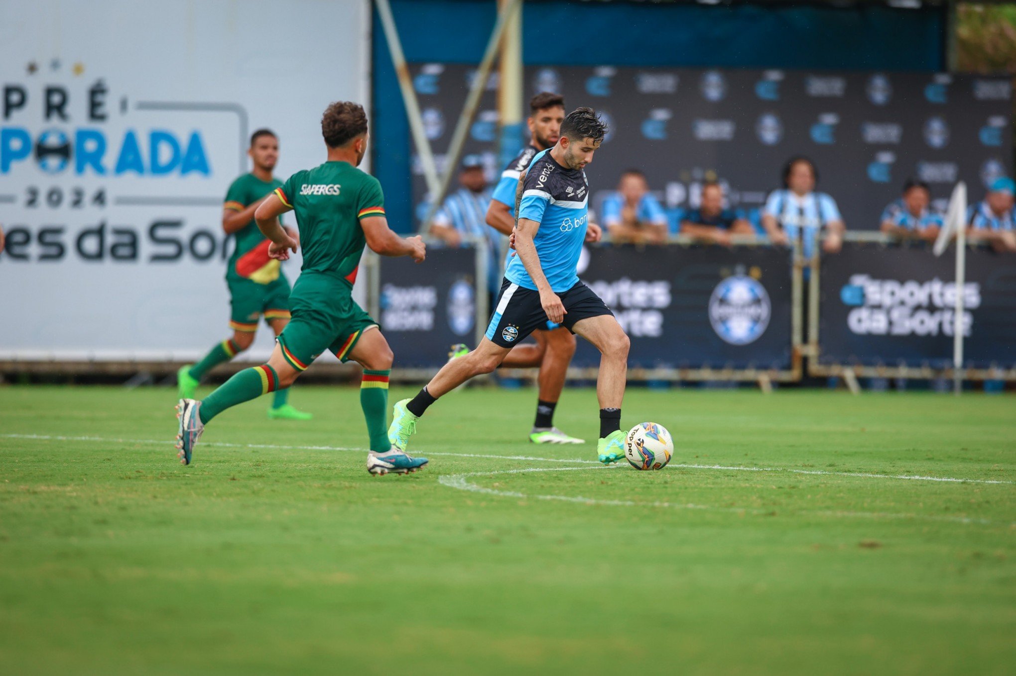 Grêmio goleia o Sindicato dos Atletas em jogo-treino de preparação para o Gauchão