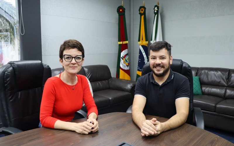 Secretária de Meio Ambiente, Viviane Diogo e prefeito Diego Francisco | abc+