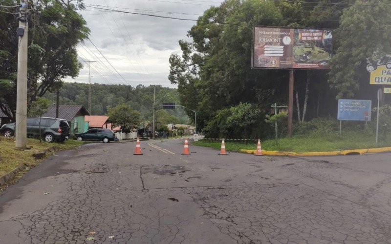 Rota PanorÃ¢mica, em Canela, estÃ¡ interditada por causa da queda de Ã¡rvores