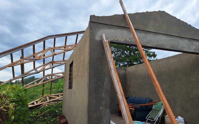 Tempestade causa estragos em Rolante 