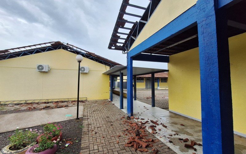 Tempestade causa estragos em Rolante 