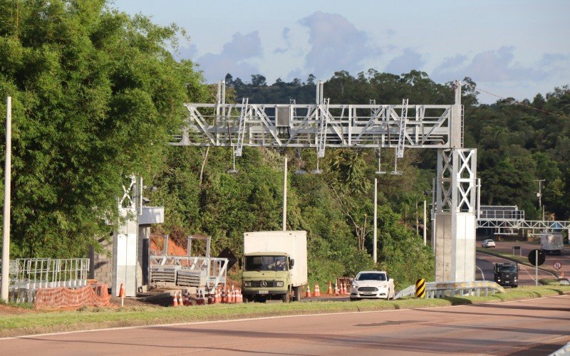 Em São Sebastião do Caí, pórtico no km 4,6 da RS-122 | abc+