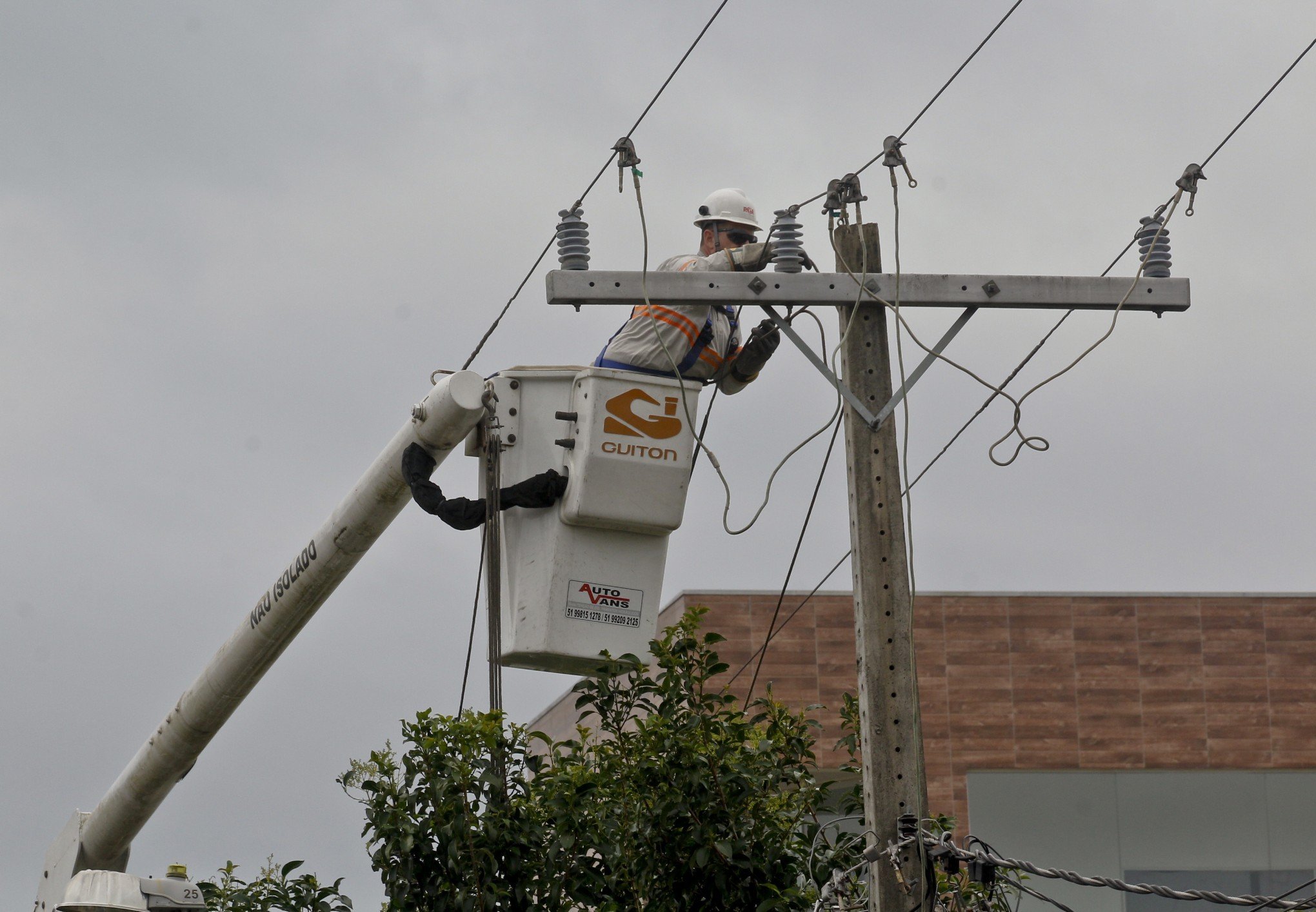 CATÁSTROFE NO RS: Mais de 230 mil pontos continuam sem luz no Estado; confira a atualização