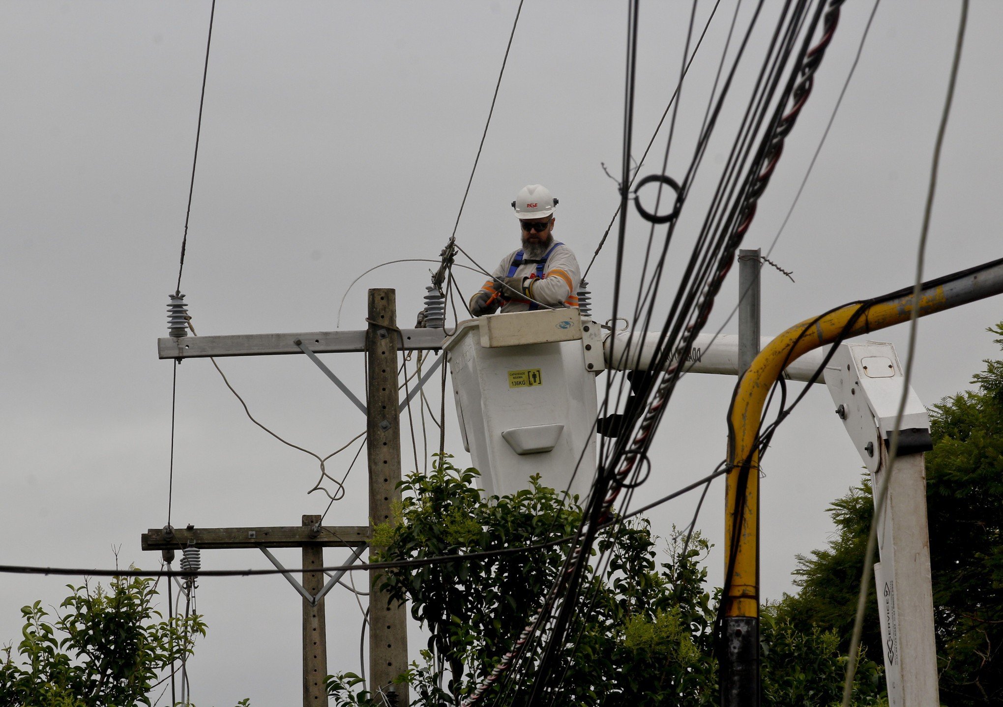 Prefeitura de Canoas cobra melhorias nos serviços de energia elétrica