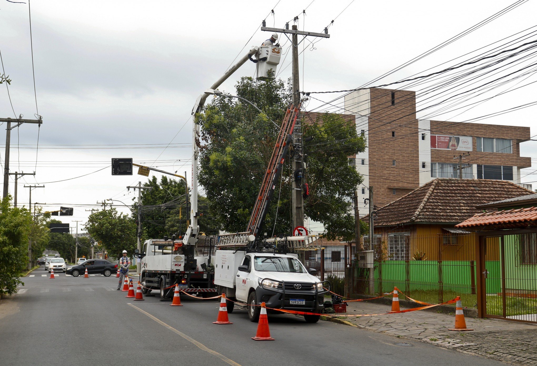 Rio Grande do Sul ainda tem 20 mil clientes sem luz após a tempestade de terça-feira