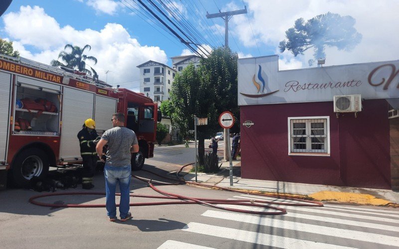 IncÃªndio em restaurante em Santa Cruz do Sul na manhÃ£ desta sexta-feira