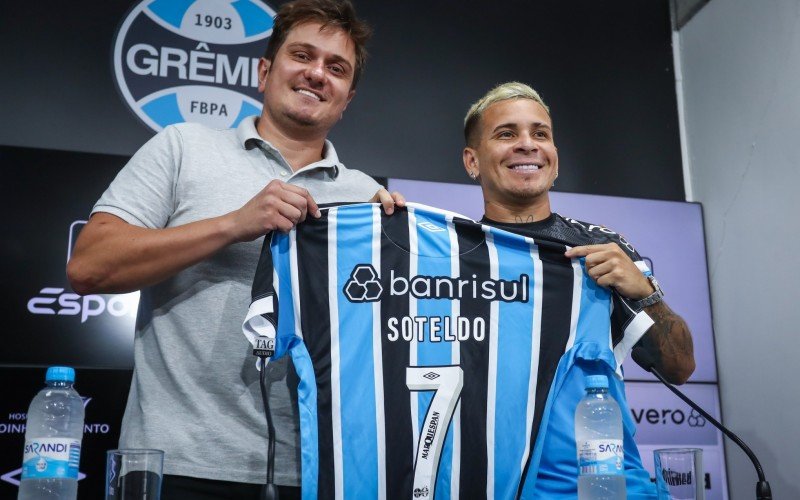 Soteldo é o novo camisa 7 gremista | abc+