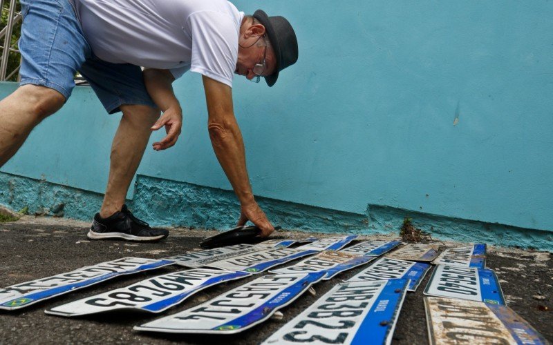 Já são dezenas de placas recolhidas pela Fiscalização